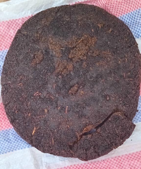 The Power of Traditional Black Wax in Beekeeping (Details)